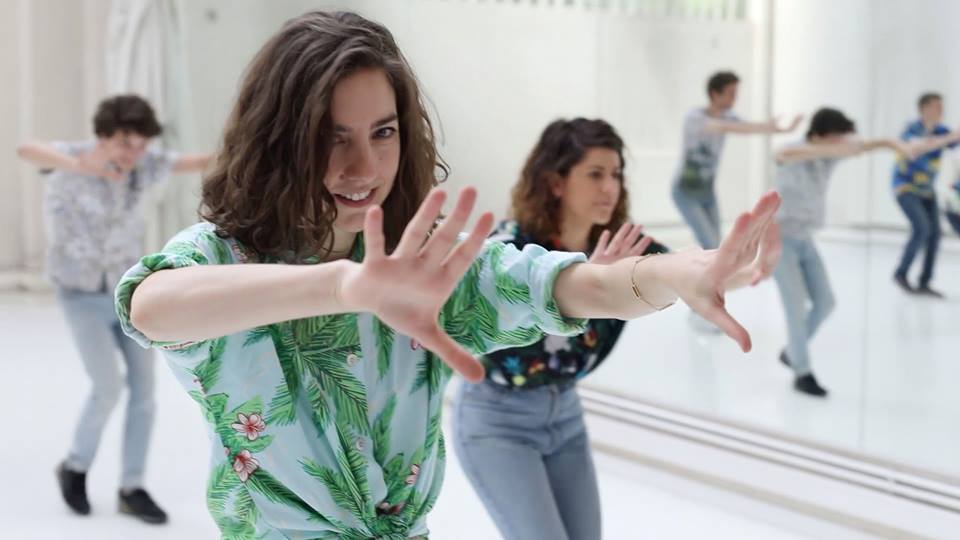 Cléa danse la samba